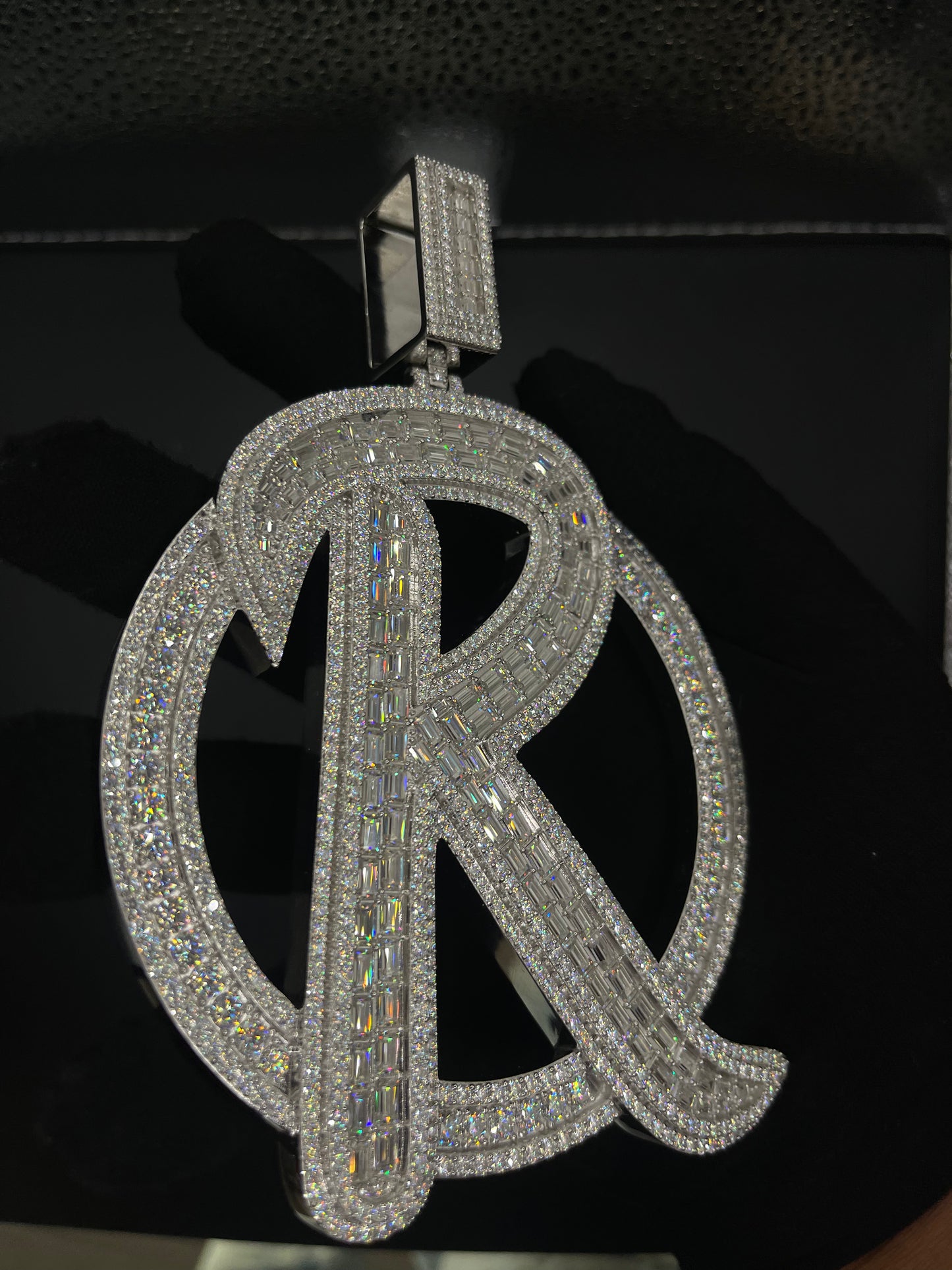 R pendant