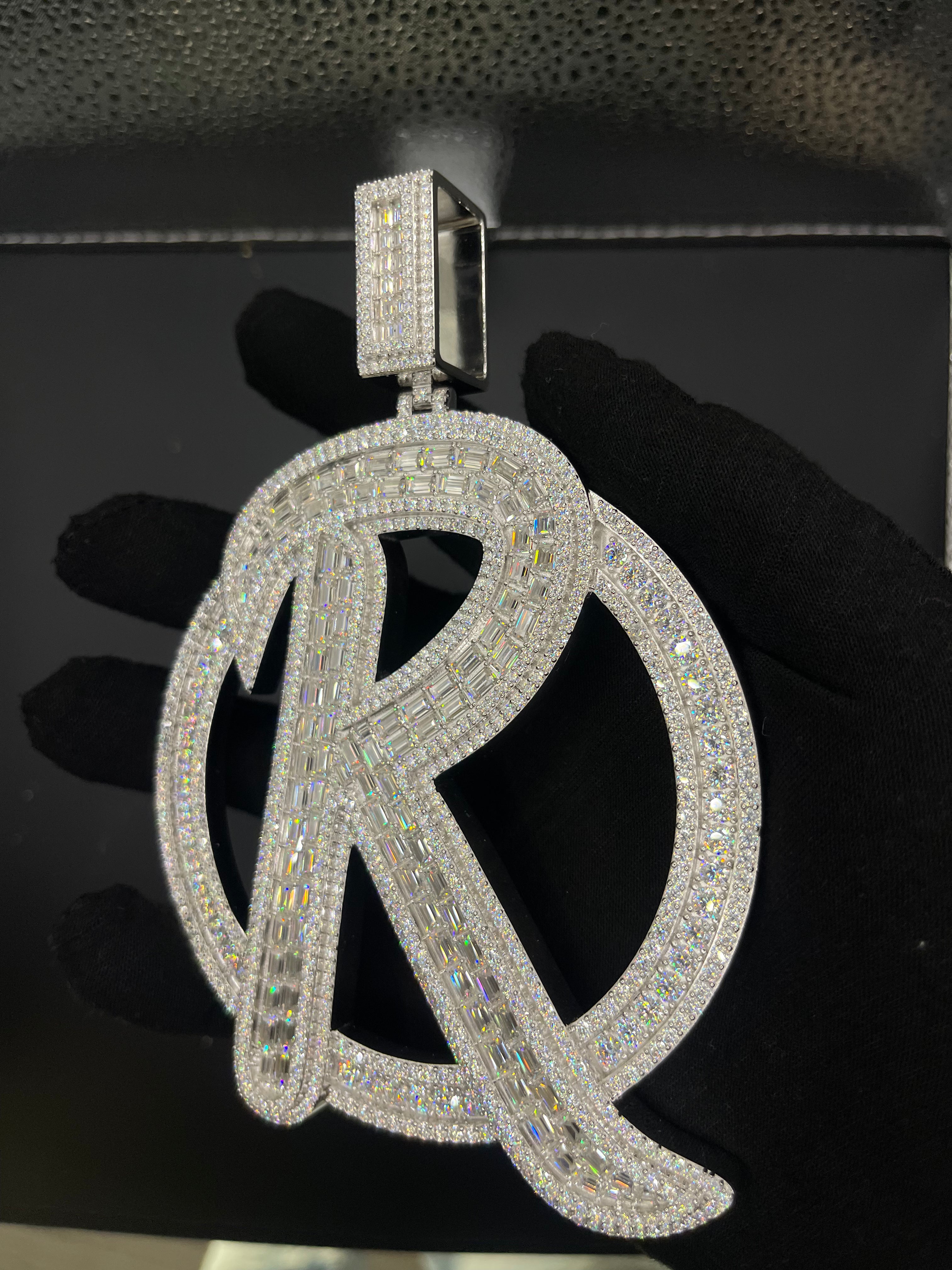 R pendant