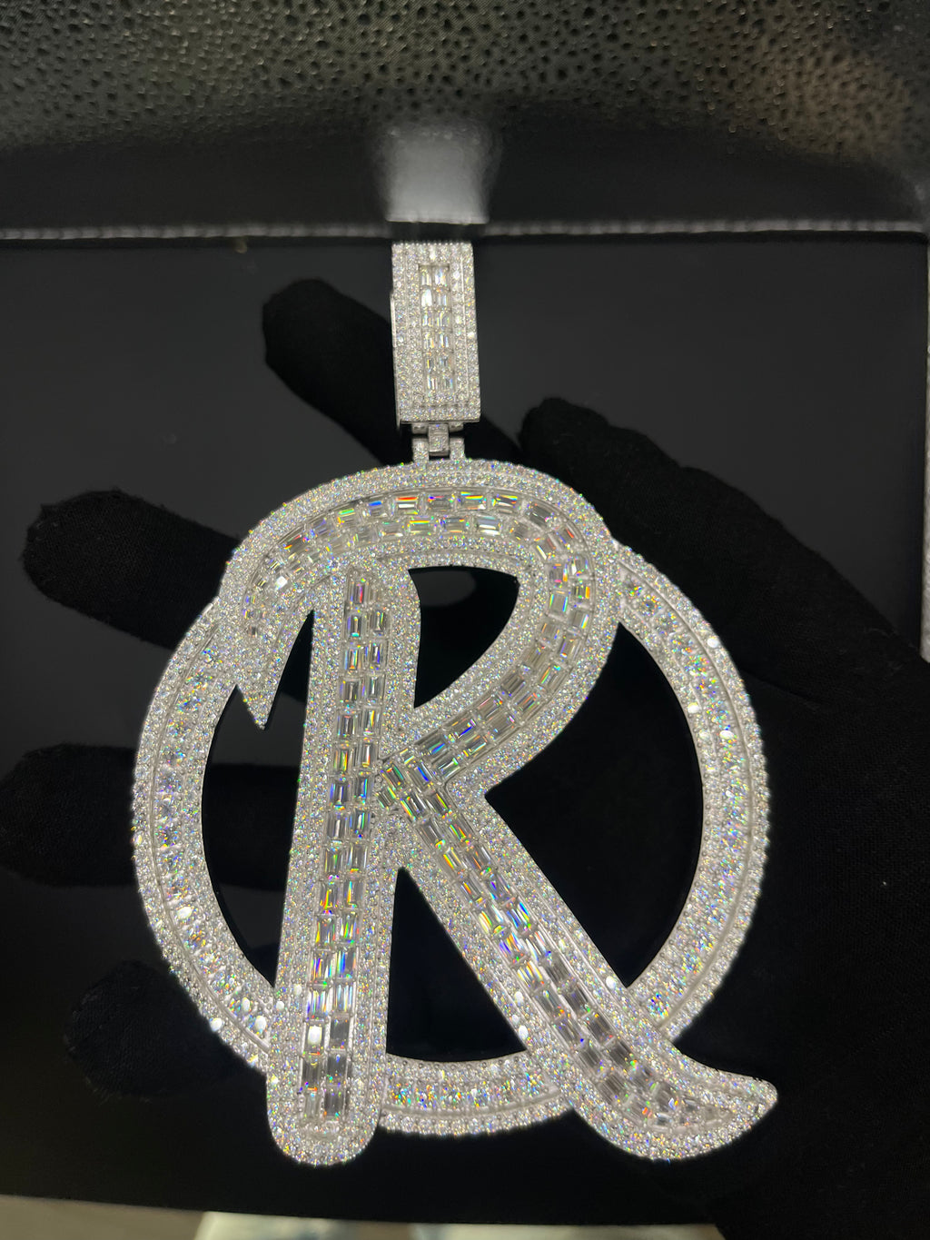 R pendant