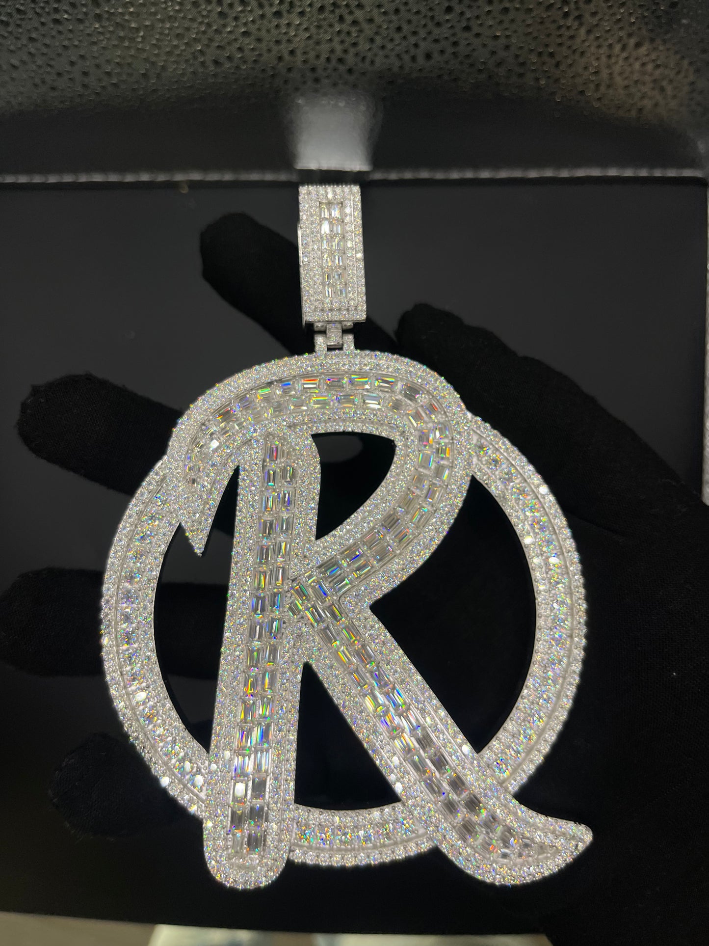 R pendant