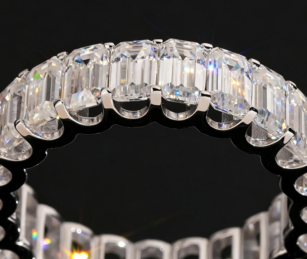 Emerald-Cut Bar Band