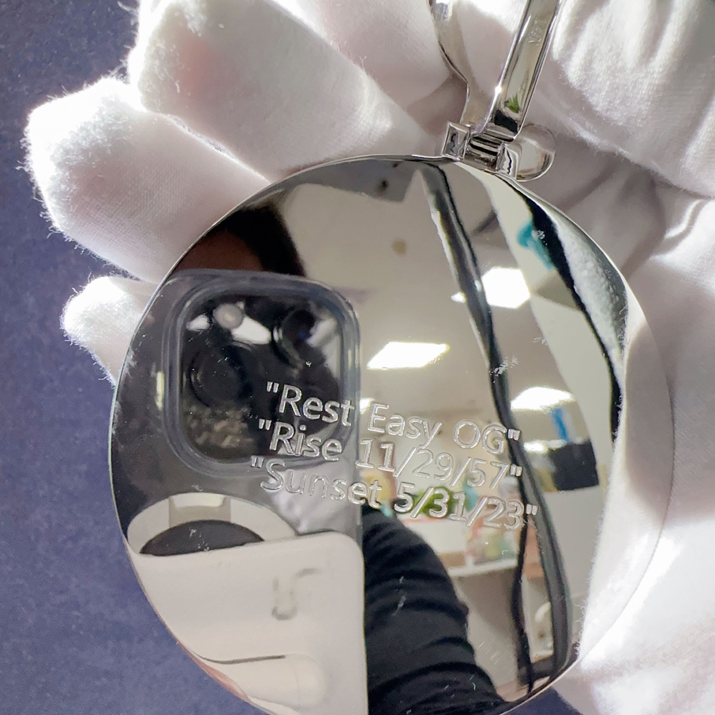 Custom photo pendant engraved mirror back